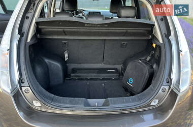 Хэтчбек Nissan Leaf 2015 в 