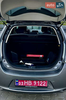 Хетчбек Nissan Leaf 2014 в 