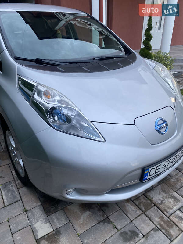 Хетчбек Nissan Leaf 2013 в Заставній