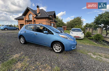 Хетчбек Nissan Leaf 2013 в 