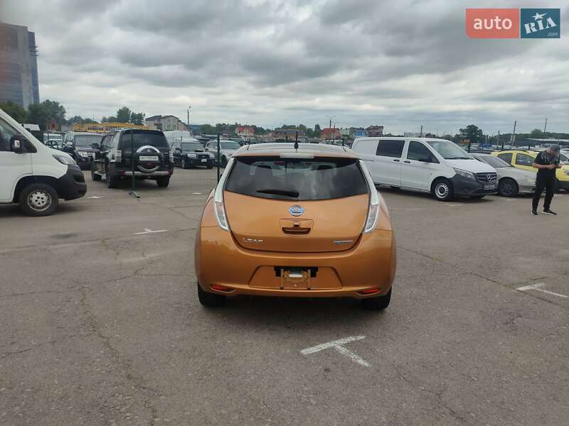 Хэтчбек Nissan Leaf 2016 в Киеве