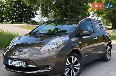 Хэтчбек Nissan Leaf 2016 в Днепре