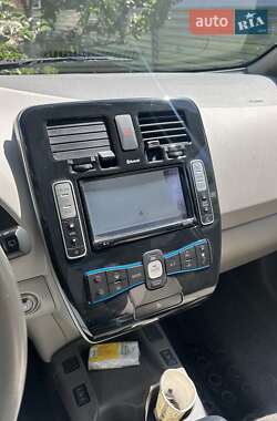 Хетчбек Nissan Leaf 2012 в 