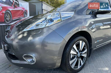Хэтчбек Nissan Leaf 2014 в Каменец-Подольском