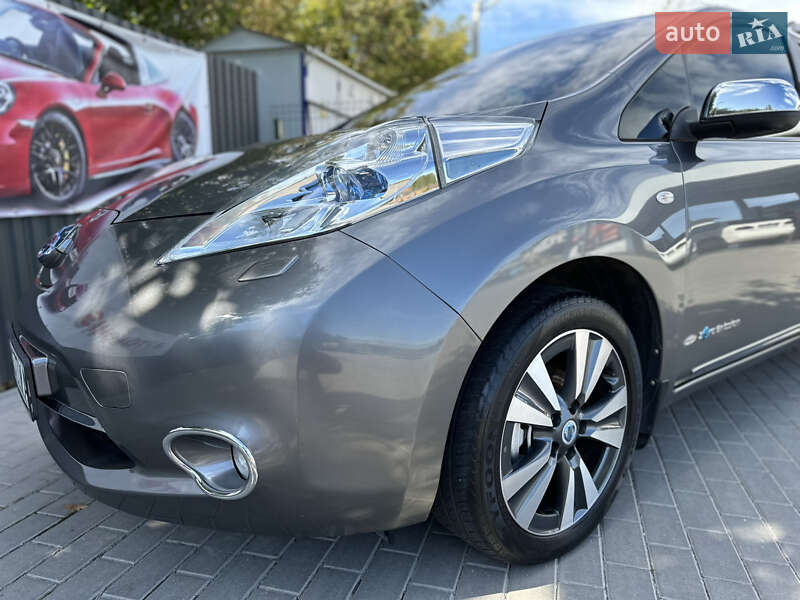 Хэтчбек Nissan Leaf 2014 в Каменец-Подольском