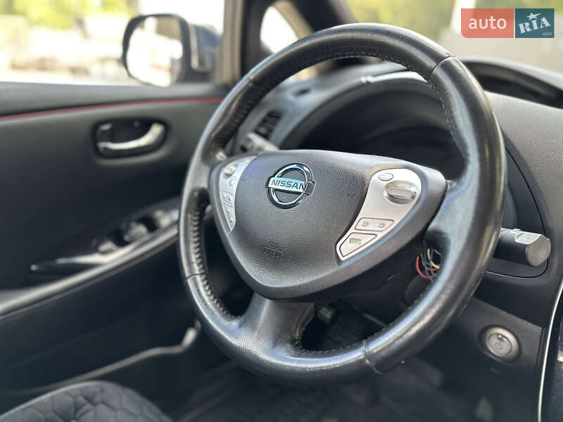 Хэтчбек Nissan Leaf 2014 в Каменец-Подольском