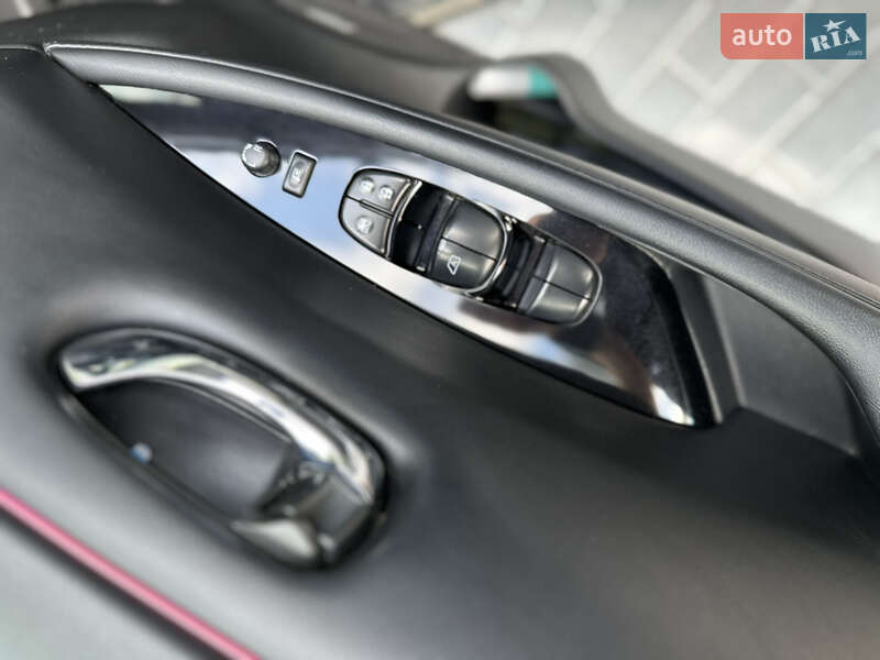 Хэтчбек Nissan Leaf 2014 в Каменец-Подольском