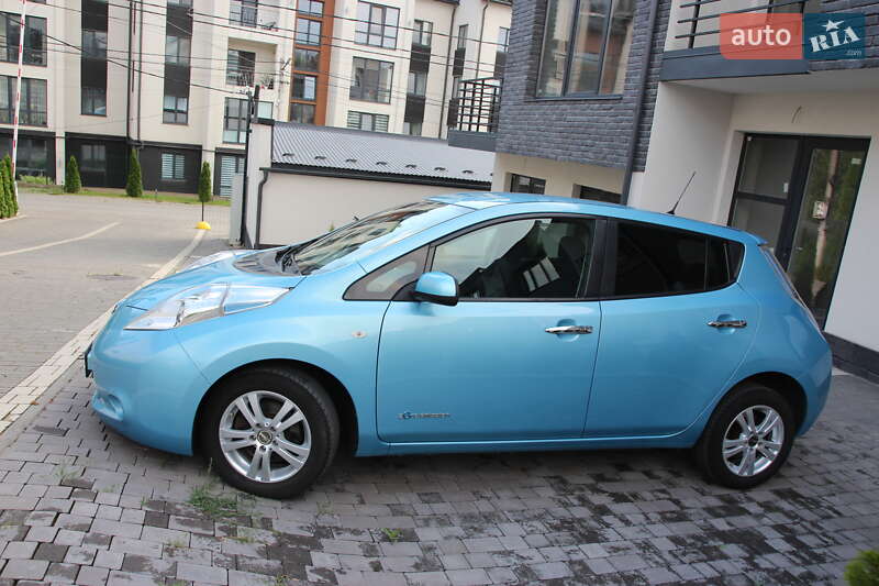 Хетчбек Nissan Leaf 2016 в Чернівцях