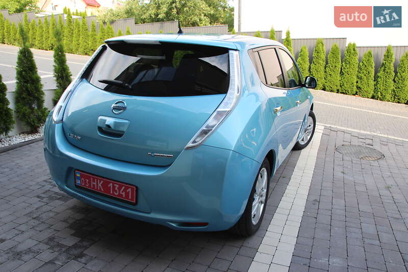 Хетчбек Nissan Leaf 2016 в Чернівцях