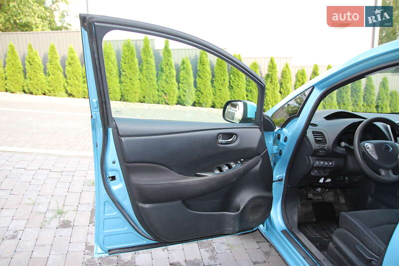 Хетчбек Nissan Leaf 2016 в Чернівцях
