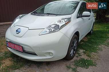 Хетчбек Nissan Leaf 2015 в Ладижині