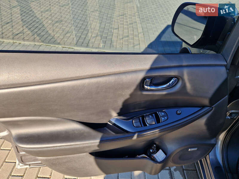 Хэтчбек Nissan Leaf 2017 в Мукачево