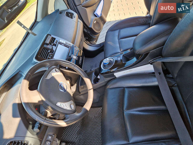 Хэтчбек Nissan Leaf 2017 в Мукачево