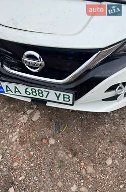 Хетчбек Nissan Leaf 2018 в Варві