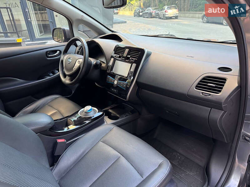 Хэтчбек Nissan Leaf 2014 в Тернополе