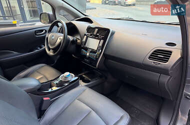 Хетчбек Nissan Leaf 2014 в 