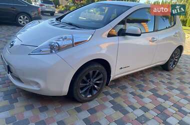 Хэтчбек Nissan Leaf 2014 в Львове