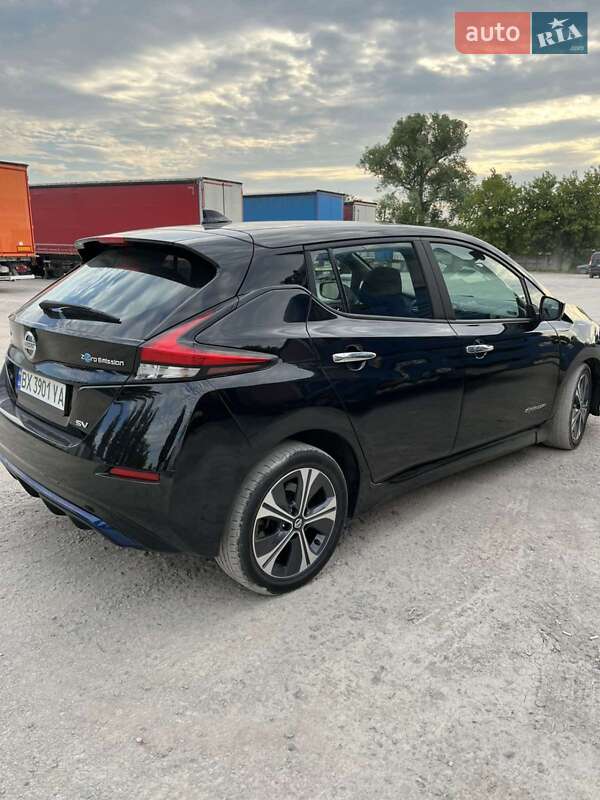 Хетчбек Nissan Leaf 2018 в Кам'янець-Подільському