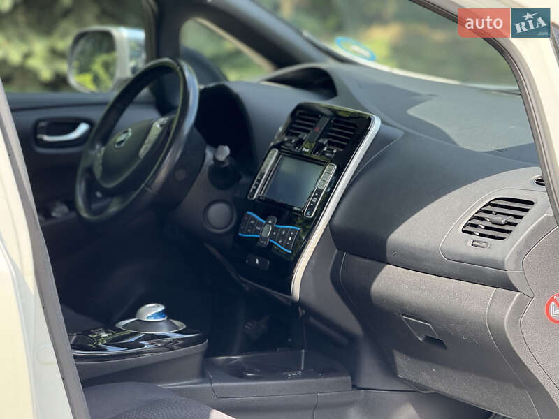 Хетчбек Nissan Leaf 2014 в Тернополі