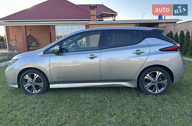 Хетчбек Nissan Leaf 2020 в 