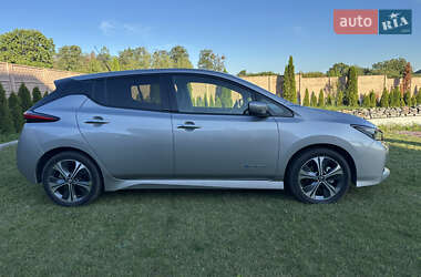 Хетчбек Nissan Leaf 2020 в 