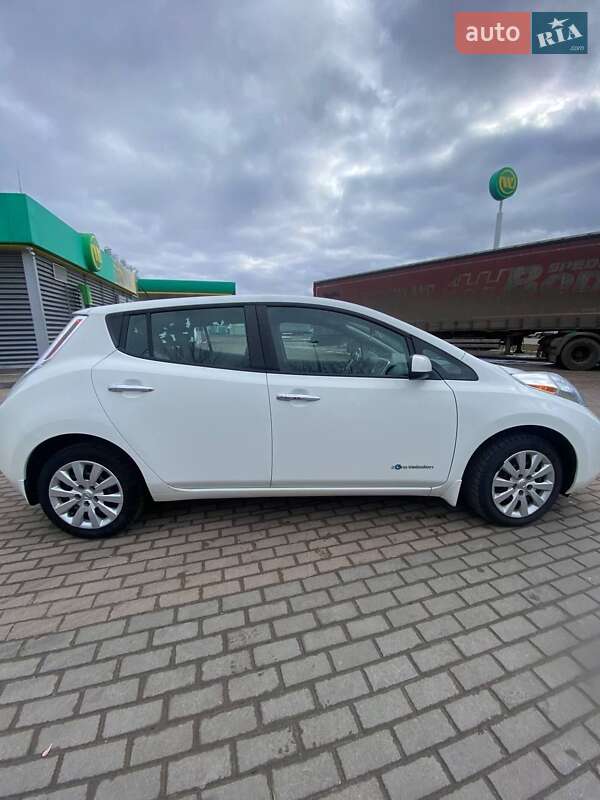 Хетчбек Nissan Leaf 2015 в Житомирі фото 3 Хетчбек Nissan Leaf 2015 в Житомирі