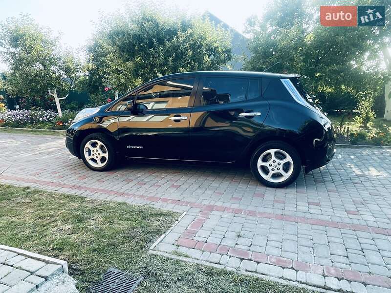 Хетчбек Nissan Leaf 2012 в Любомлі