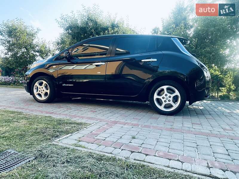 Хетчбек Nissan Leaf 2012 в Любомлі