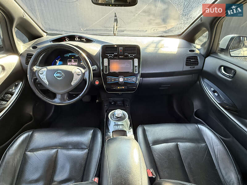 Хэтчбек Nissan Leaf 2013 в Днепре