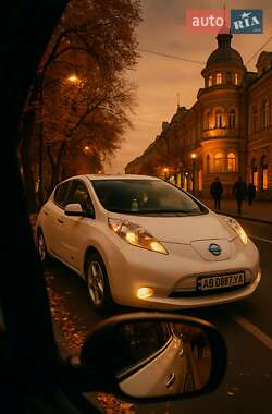 Хетчбек Nissan Leaf 2013 в Вінниці