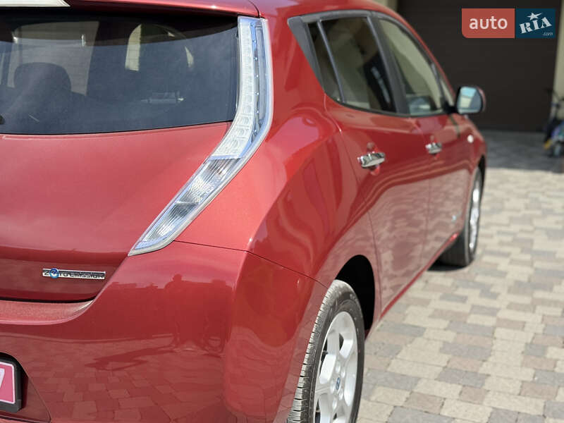 Хетчбек Nissan Leaf 2012 в Івано-Франківську