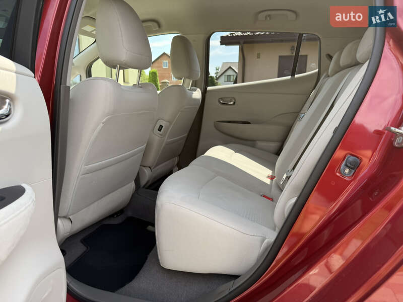 Хетчбек Nissan Leaf 2012 в Івано-Франківську