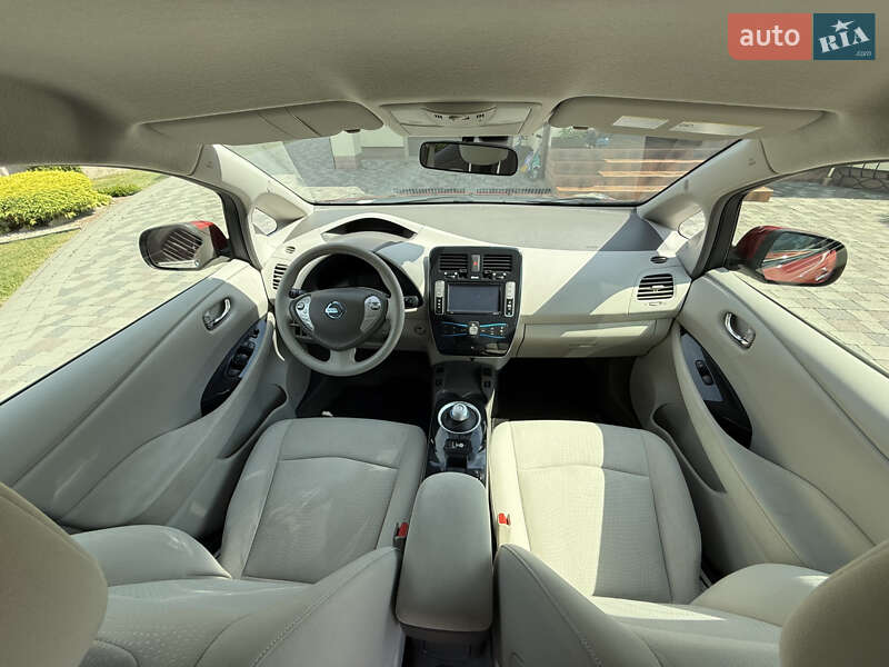 Хетчбек Nissan Leaf 2012 в Івано-Франківську