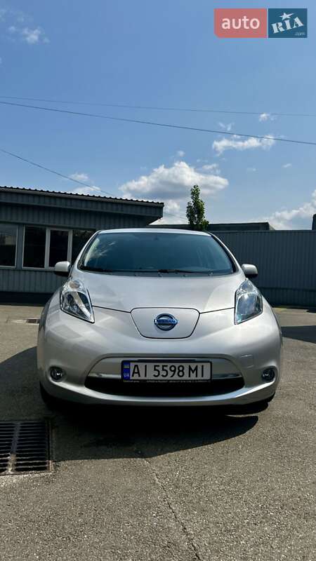Хетчбек Nissan Leaf 2015 в Києві