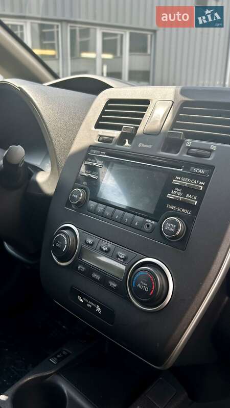 Хетчбек Nissan Leaf 2015 в Києві