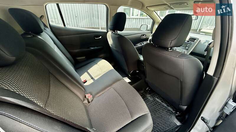 Хетчбек Nissan Leaf 2015 в Києві