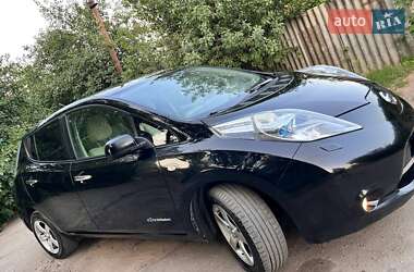 Хэтчбек Nissan Leaf 2012 в Покровском