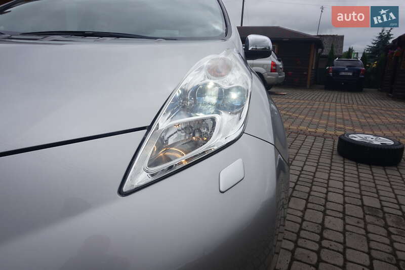 Хетчбек Nissan Leaf 2014 в Самборі