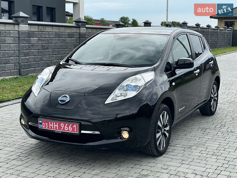 Хэтчбек Nissan Leaf 2015 в Ровно