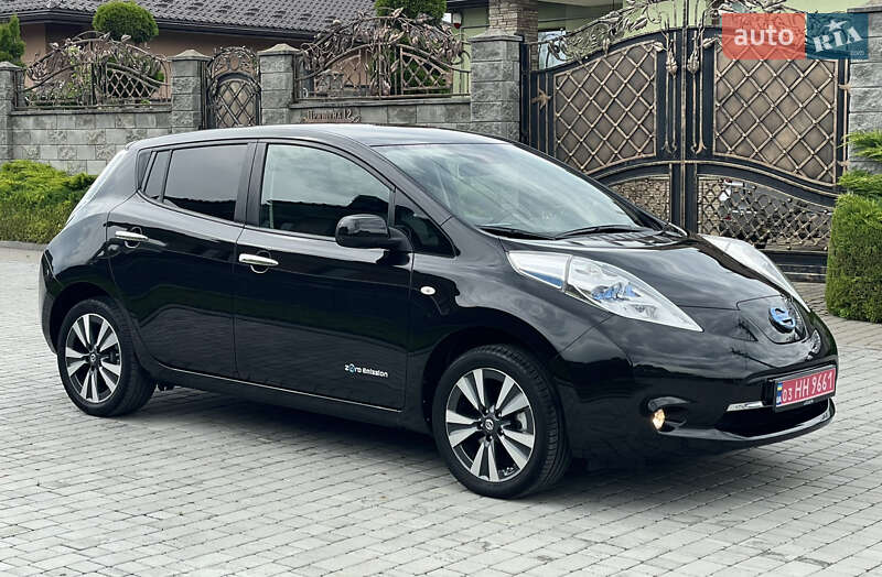 Хэтчбек Nissan Leaf 2015 в Ровно