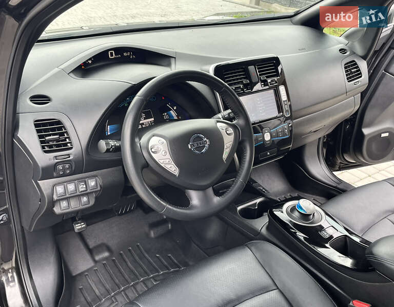Хэтчбек Nissan Leaf 2015 в Ровно
