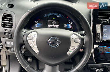 Хэтчбек Nissan Leaf 2015 в 