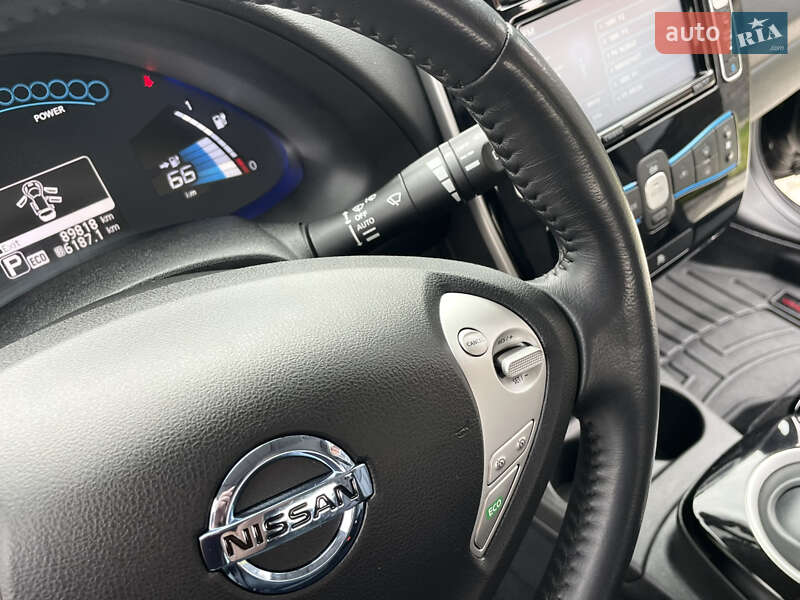 Хэтчбек Nissan Leaf 2015 в Ровно