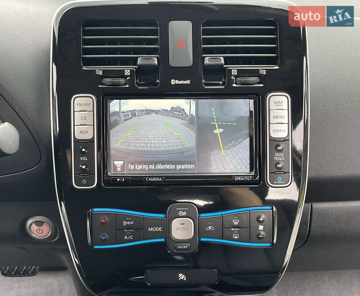Хэтчбек Nissan Leaf 2015 в Ровно
