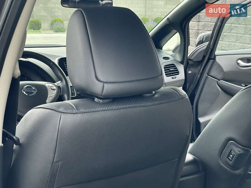 Хэтчбек Nissan Leaf 2015 в Ровно