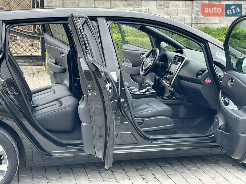 Хэтчбек Nissan Leaf 2015 в Ровно