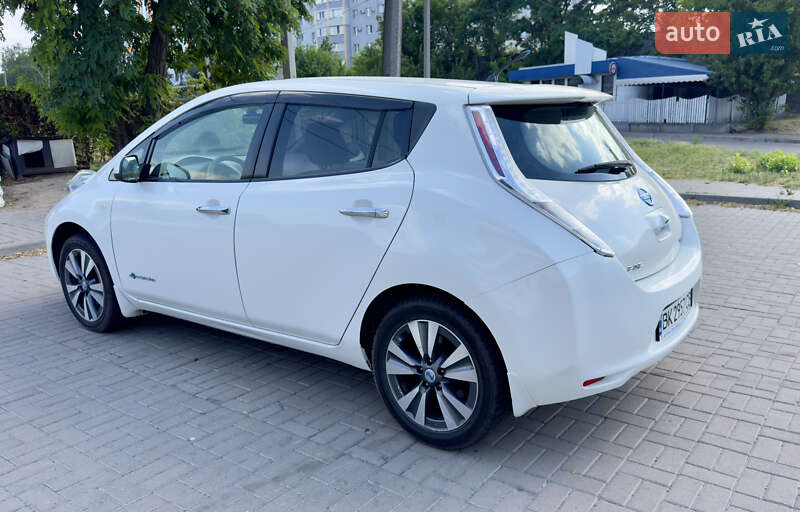 Хэтчбек Nissan Leaf 2013 в Черкассах