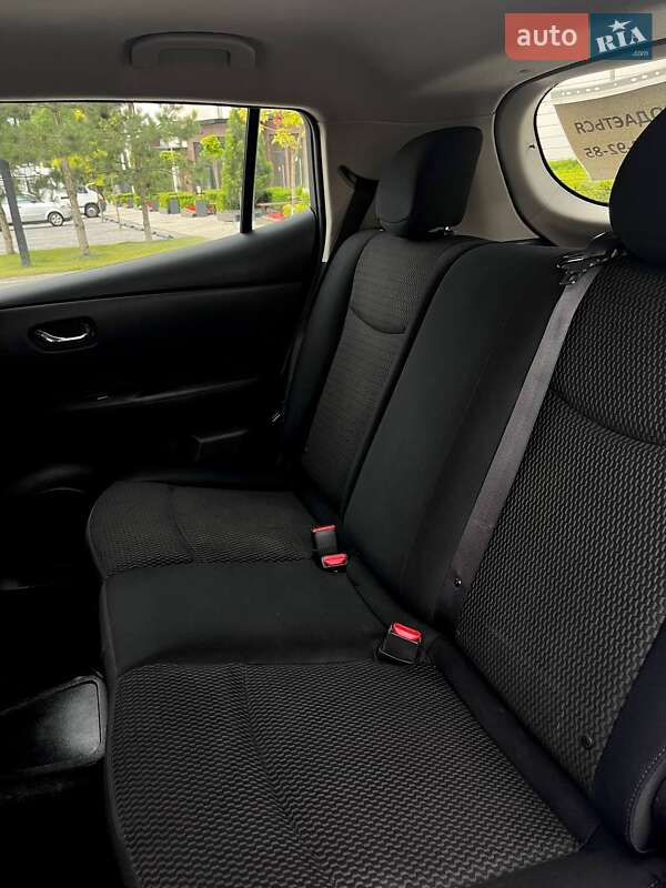 Хэтчбек Nissan Leaf 2014 в Ужгороде