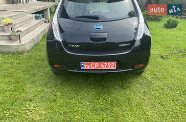 Хэтчбек Nissan Leaf 2013 в 