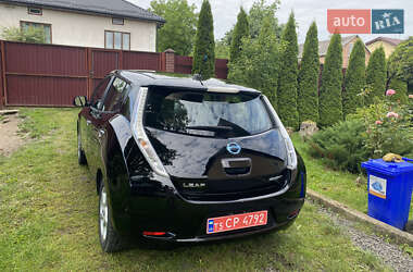 Хэтчбек Nissan Leaf 2013 в 